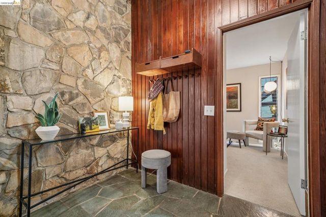 2835 MORLEY DR., Oakland, CA 94611