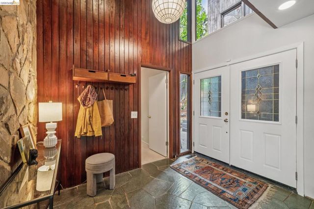 2835 MORLEY DR., Oakland, CA 94611