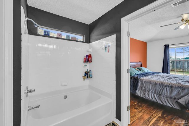 810 Hanover Dr, Pensacola, FL 32526