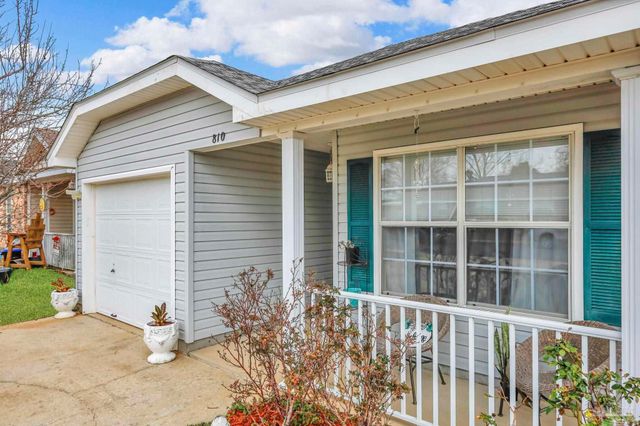 810 Hanover Dr, Pensacola, FL 32526