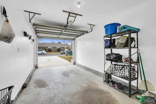 810 Hanover Dr, Pensacola, FL 32526