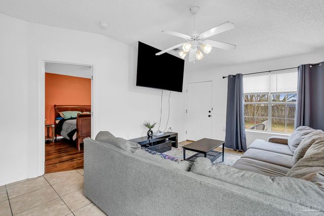810 Hanover Dr, Pensacola, FL 32526
