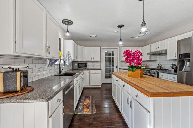 10303 Croger Drive, Magnolia, TX 77354