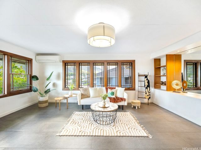 2527 Henry Street A, Honolulu, HI 96817