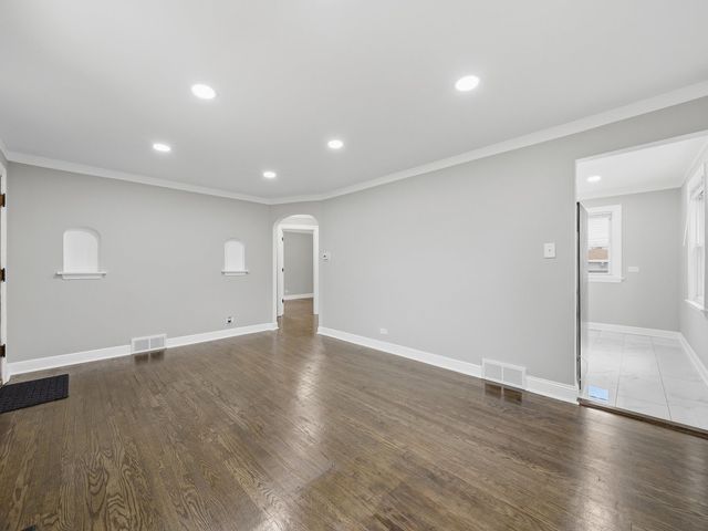 11025 S Avenue O, Chicago, IL 60617