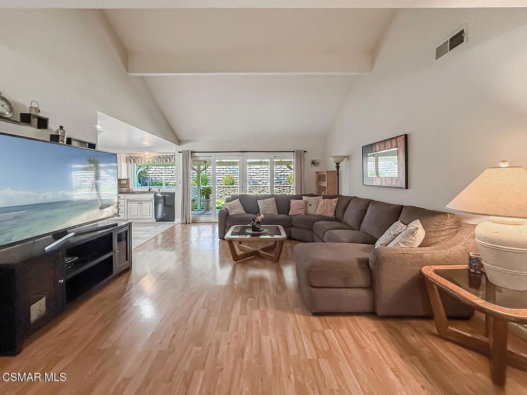 Image 14 of property listing at 3243 Emerald Avenue, Simi Valley, CA 93063