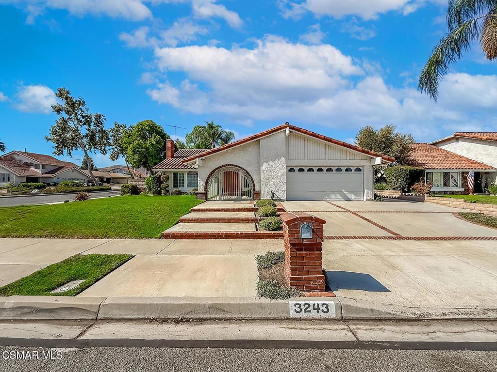 Image 3 of property listing at 3243 Emerald Avenue, Simi Valley, CA 93063