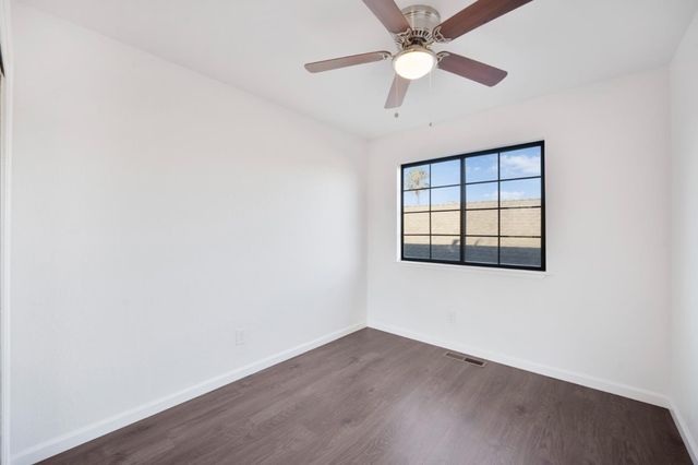 160 Gibson Drive 20, Hollister, CA 95023