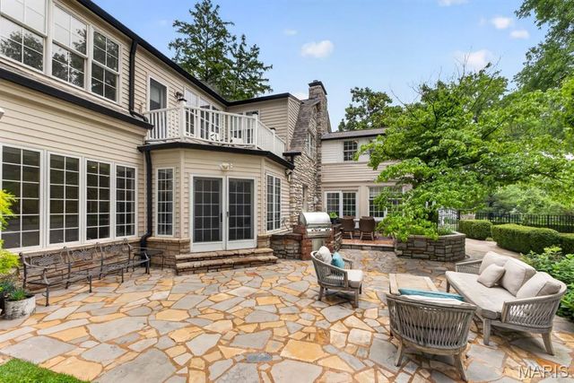 1 Lorenzo Lane, Ladue, MO 63124