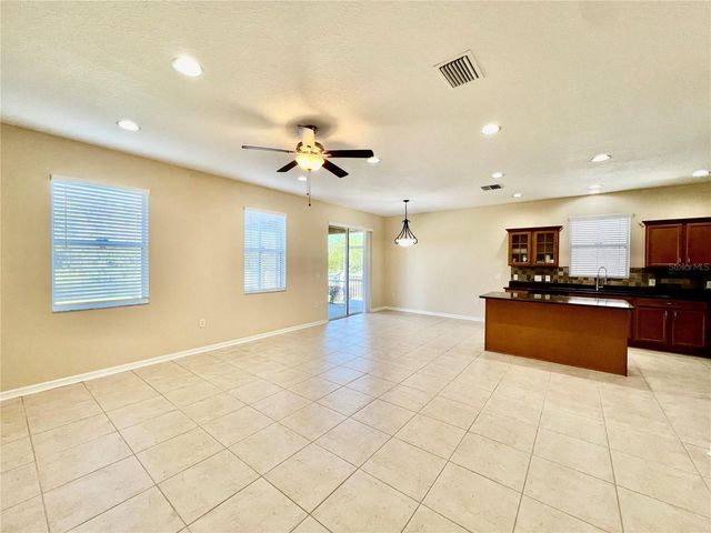 9606 OAK GLADE AVENUE, Tampa, FL 33647