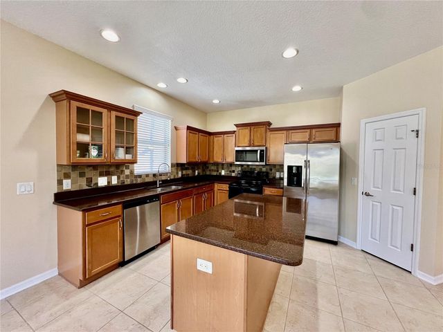 9606 OAK GLADE AVENUE, Tampa, FL 33647