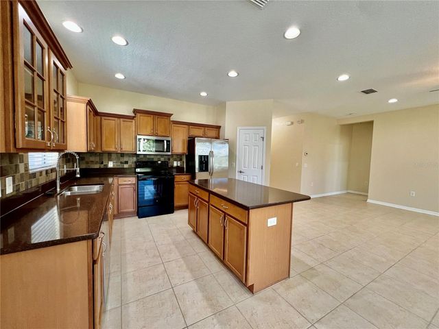 9606 OAK GLADE AVENUE, Tampa, FL 33647