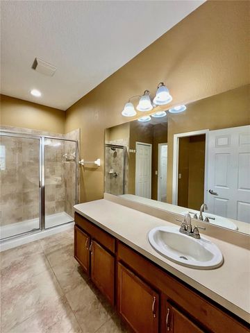 9606 OAK GLADE AVENUE, Tampa, FL 33647