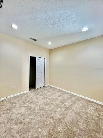 9606 OAK GLADE AVENUE, Tampa, FL 33647