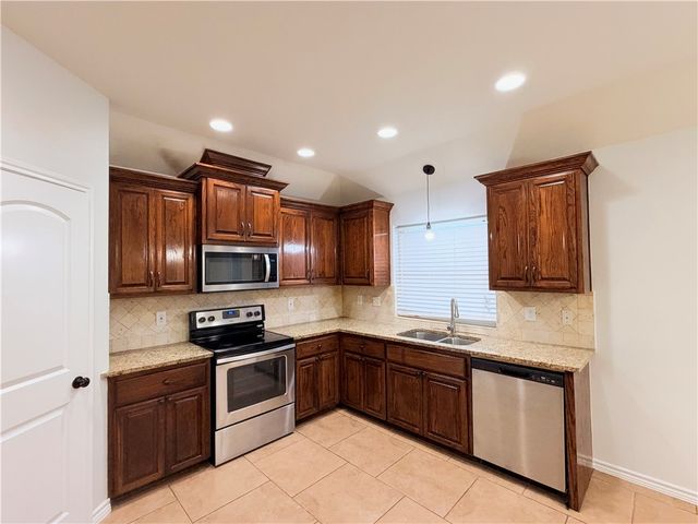 7623 Aquamarine Dr, Corpus Christi, TX 78414