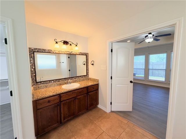 7623 Aquamarine Dr, Corpus Christi, TX 78414