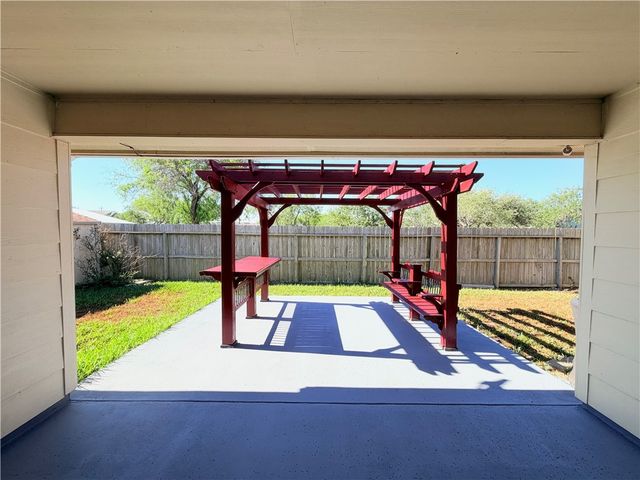 7623 Aquamarine Dr, Corpus Christi, TX 78414