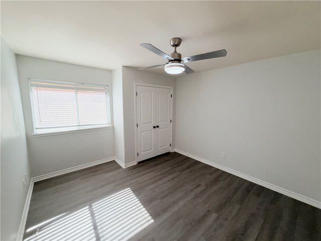 7623 Aquamarine Dr, Corpus Christi, TX 78414