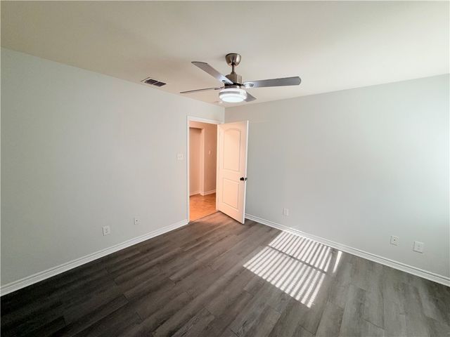 7623 Aquamarine Dr, Corpus Christi, TX 78414