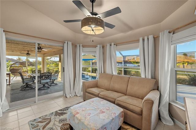 211 SW 21st LN, Cape Coral, FL 33991