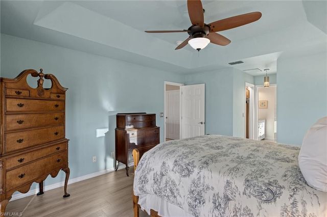 211 SW 21st LN, Cape Coral, FL 33991