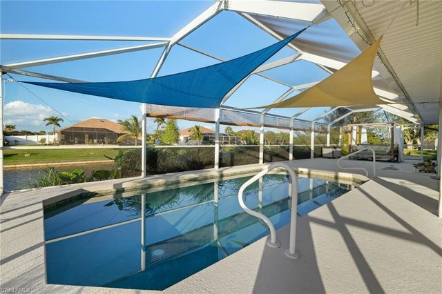 211 SW 21st LN, Cape Coral, FL 33991