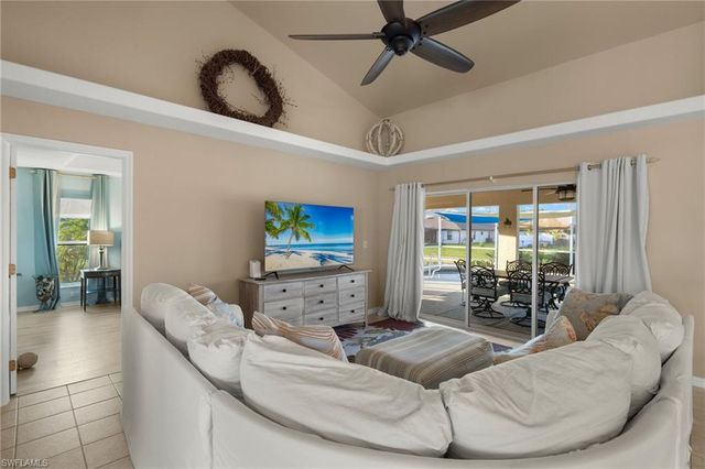 211 SW 21st LN, Cape Coral, FL 33991