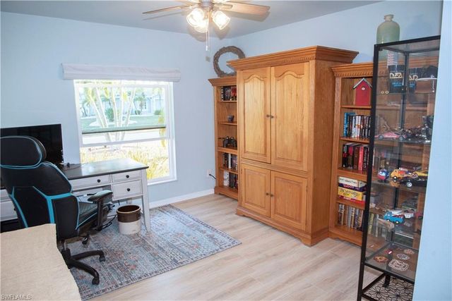 211 SW 21st LN, Cape Coral, FL 33991