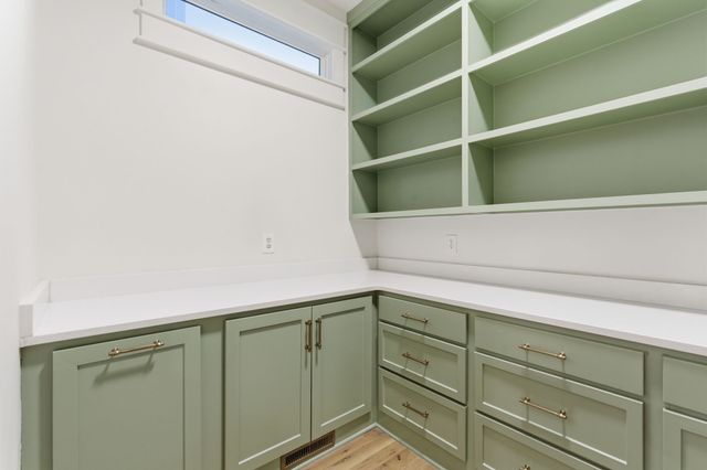 2621 Barclay Dr, Nashville, TN 37206