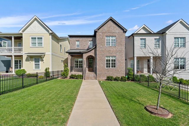 2621 Barclay Dr, Nashville, TN 37206