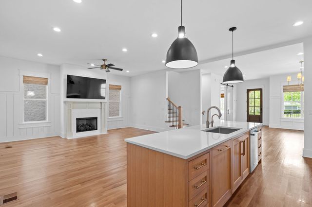 2621 Barclay Dr, Nashville, TN 37206