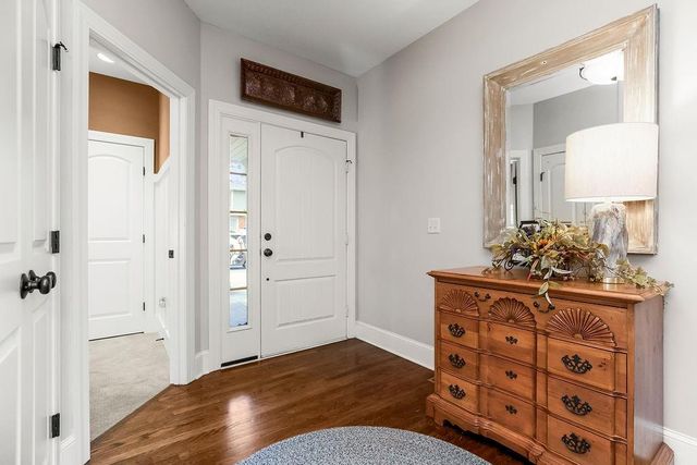 631 North Shore Drive, Lake Waukomis, MO 64151