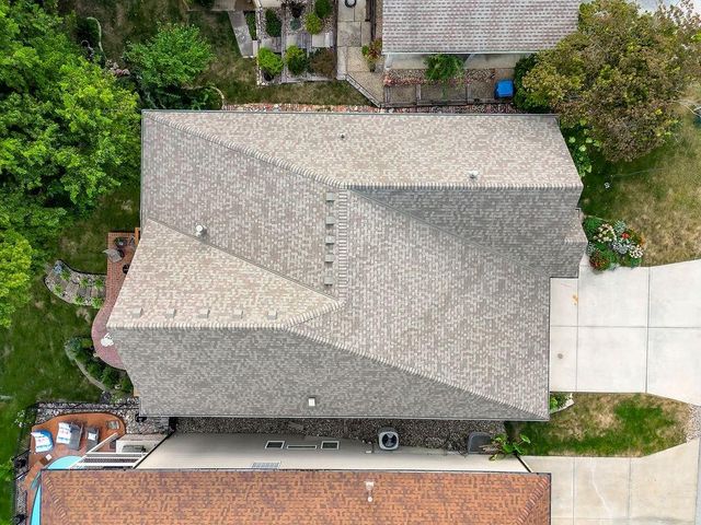 631 North Shore Drive, Lake Waukomis, MO 64151