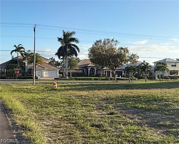 1928 SW 54th LN, Cape Coral, FL 33914