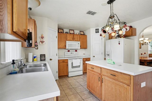 720 VALRICO HILLS LANE, Valrico, FL 33594