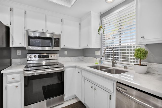 6054 Garden Towne Way, Orangevale, CA 95662