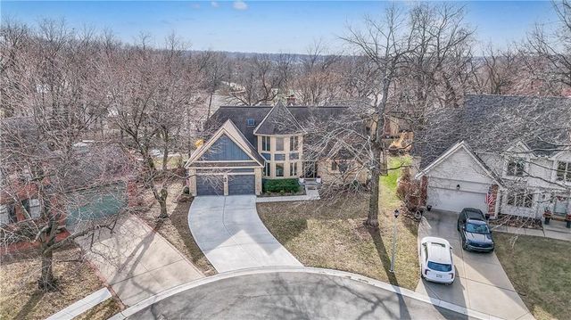 9729 W 115th Street, Overland Park, KS 66210