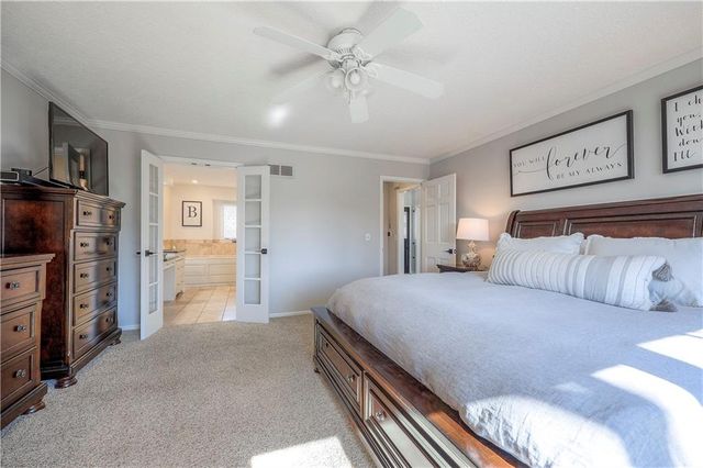 9729 W 115th Street, Overland Park, KS 66210