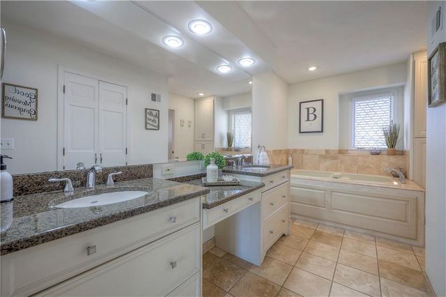 9729 W 115th Street, Overland Park, KS 66210