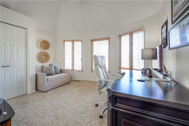 9729 W 115th Street, Overland Park, KS 66210