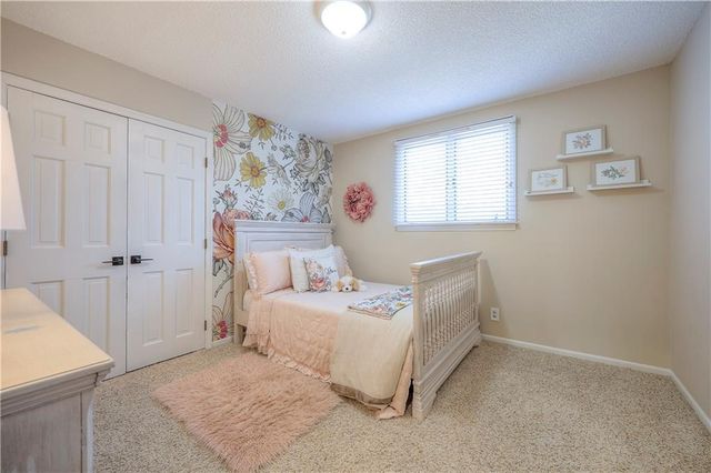 9729 W 115th Street, Overland Park, KS 66210