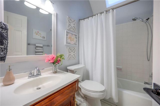 9729 W 115th Street, Overland Park, KS 66210