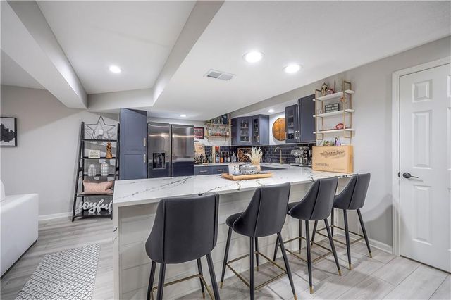 9729 W 115th Street, Overland Park, KS 66210