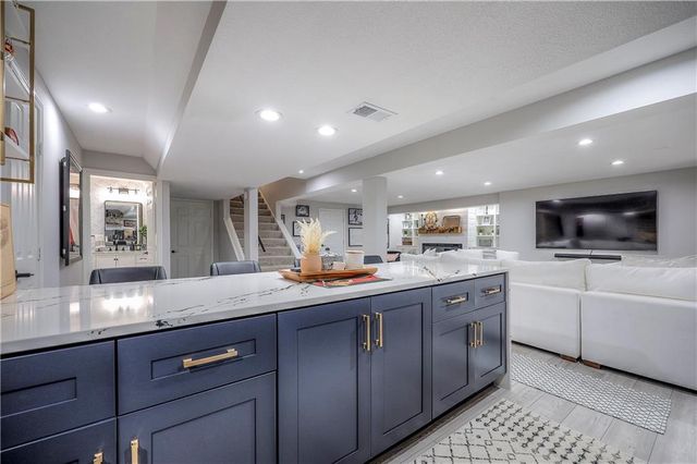 9729 W 115th Street, Overland Park, KS 66210