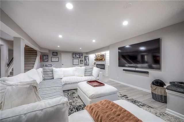 9729 W 115th Street, Overland Park, KS 66210