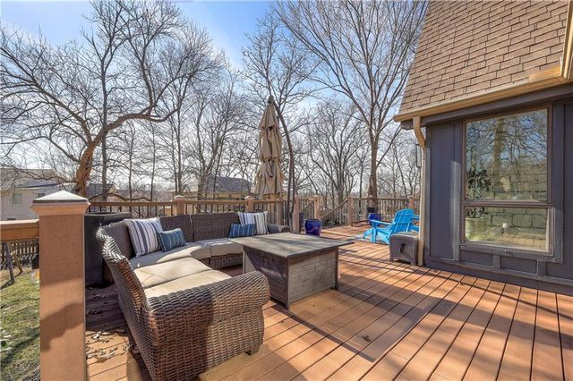 9729 W 115th Street, Overland Park, KS 66210