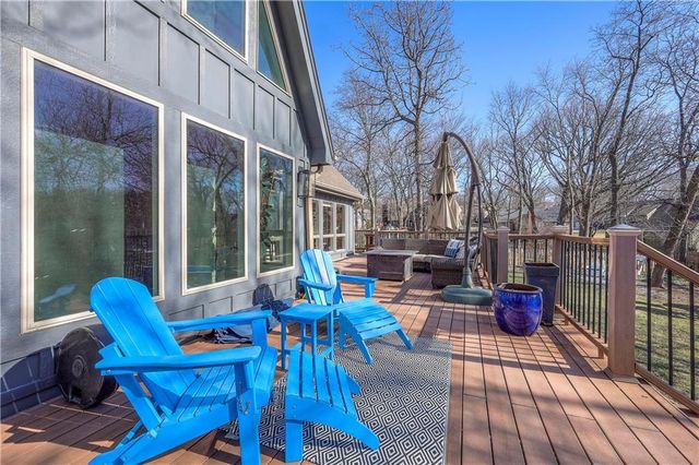 9729 W 115th Street, Overland Park, KS 66210