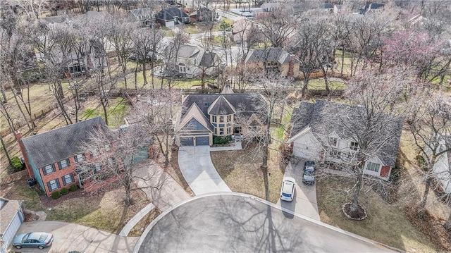 9729 W 115th Street, Overland Park, KS 66210