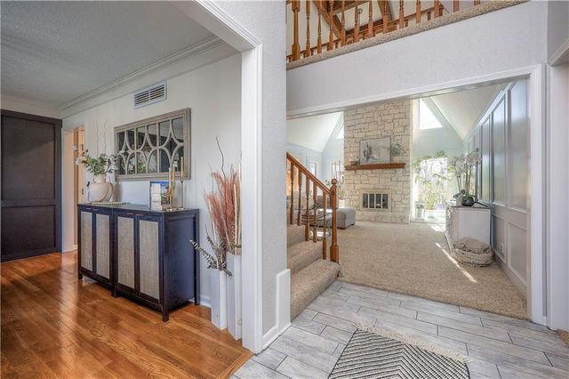 9729 W 115th Street, Overland Park, KS 66210