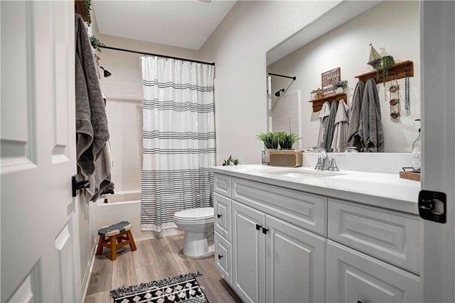 28427 Patches Dr, Menifee, CA 92585